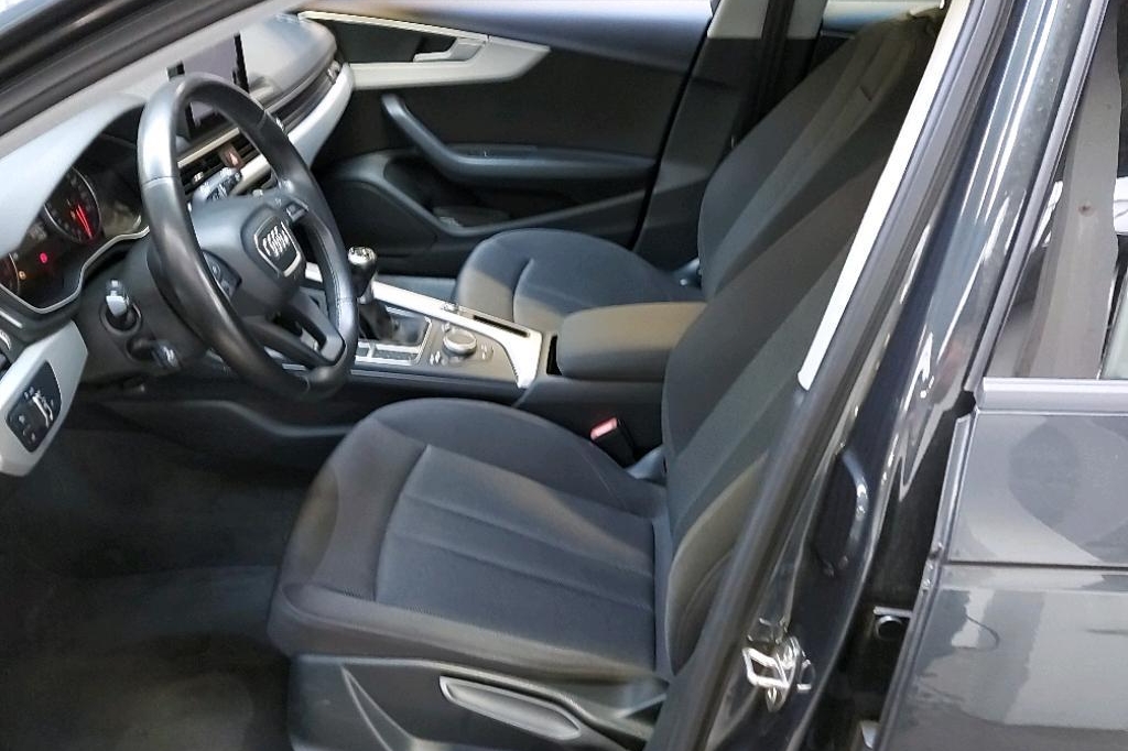 Audi A4 Avant 2016 фото 17