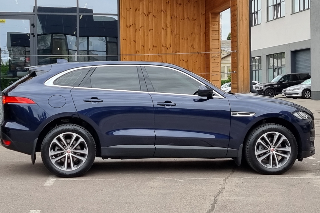 Jaguar F-Pace 2018 photo 8