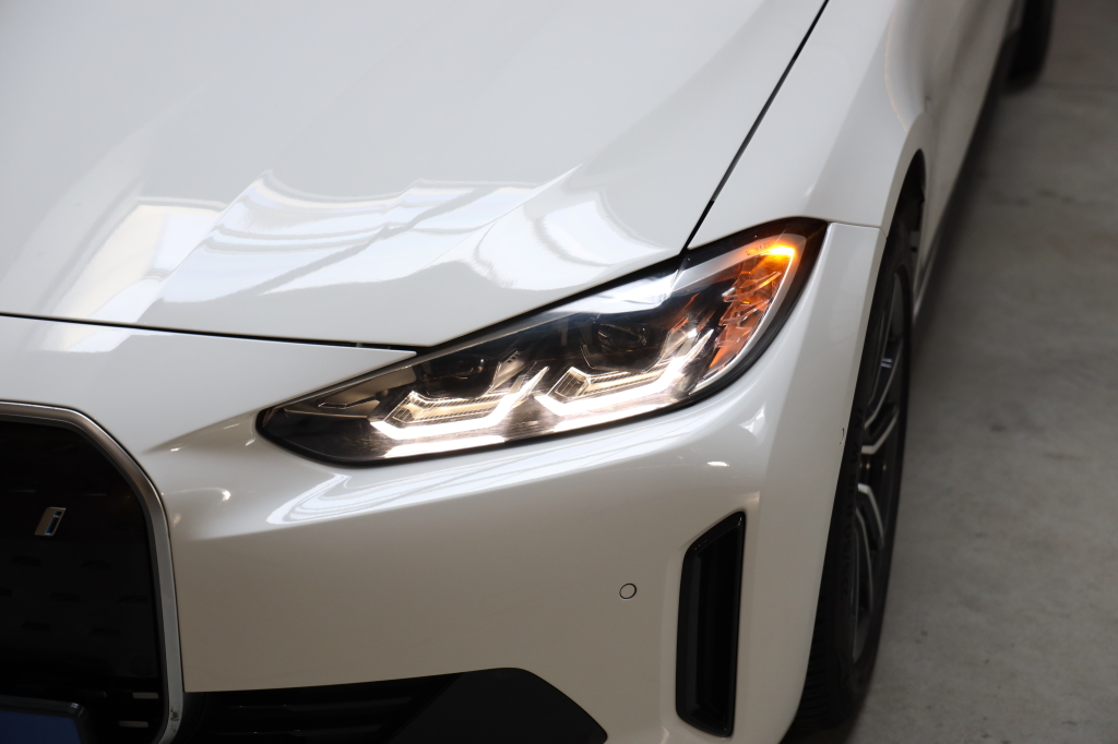 BMW i4 2023 фото 41