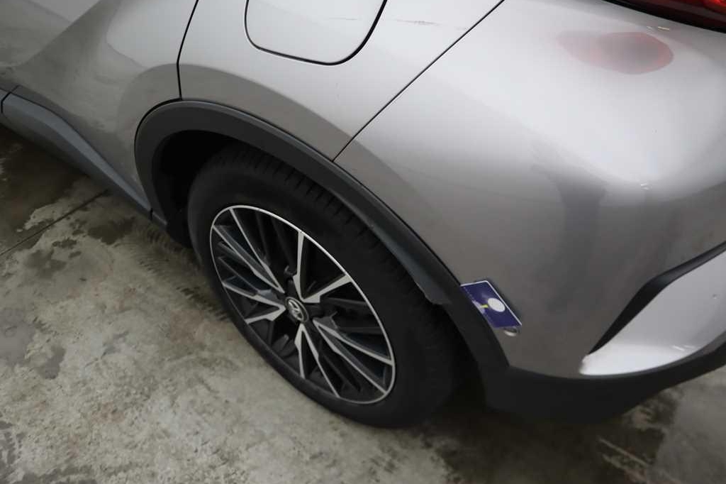 Toyota C-HR 2017 фото 21