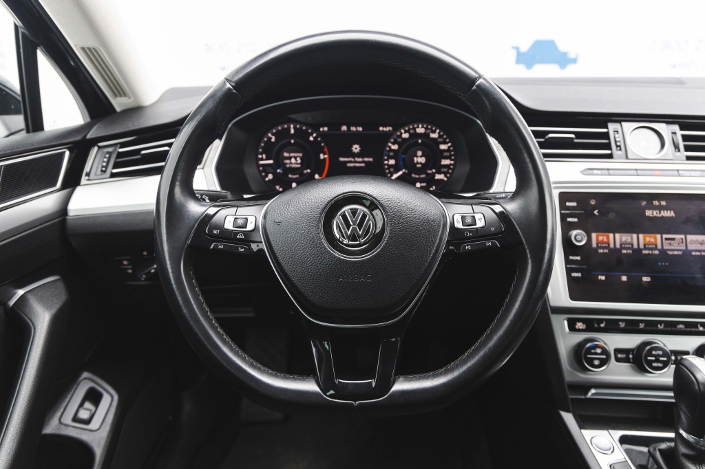 Volkswagen Passat 2017 фото 19