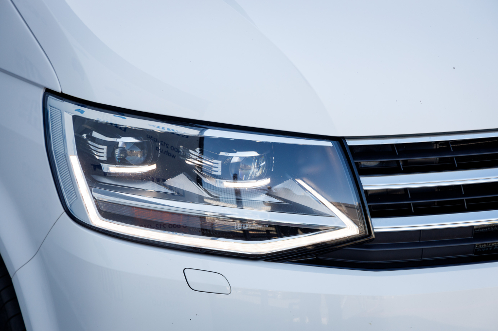 Volkswagen Multivan Highline 2016 photo 2