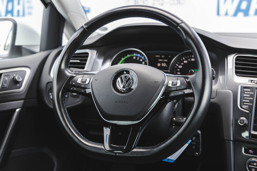 Volkswagen e-Golf 2014 фото 18