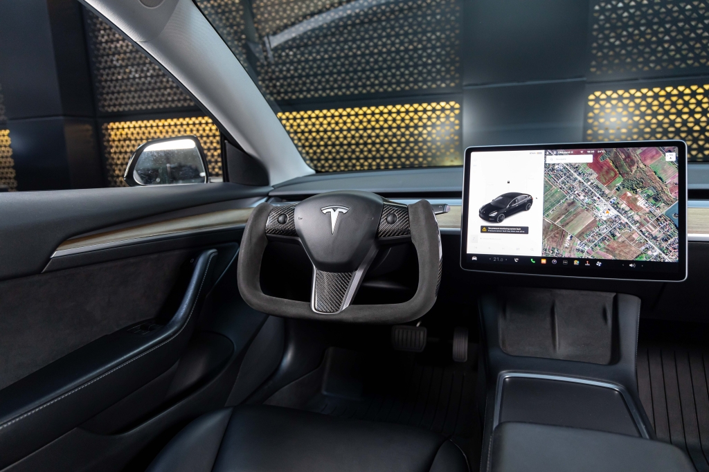 Tesla Model 3 Standard Range Plus 2021 фото 32