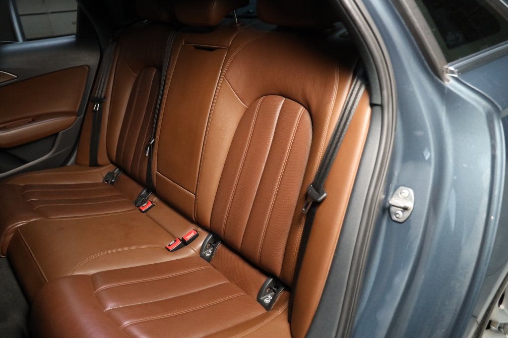 Audi A6 2012 photo 25