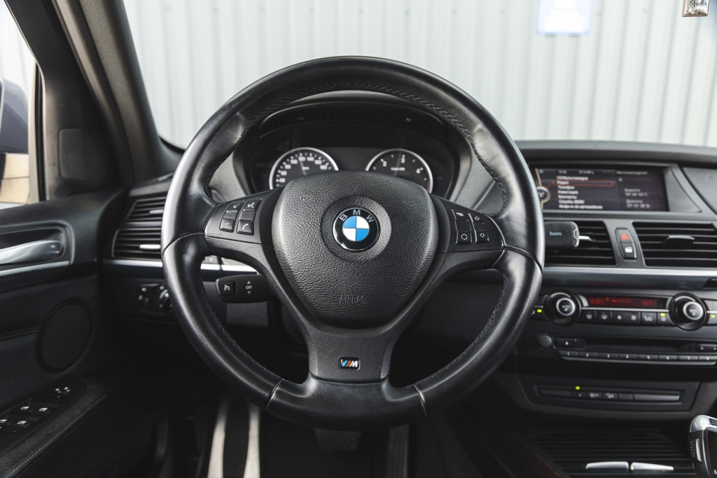 BMW X5 2010 фото 24