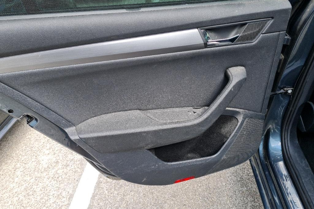 Skoda Superb Combi 2017 photo 13