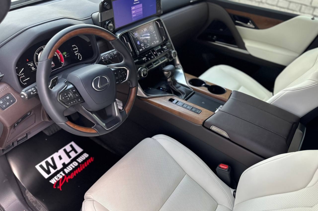 Lexus LX 500d 2022 photo 11