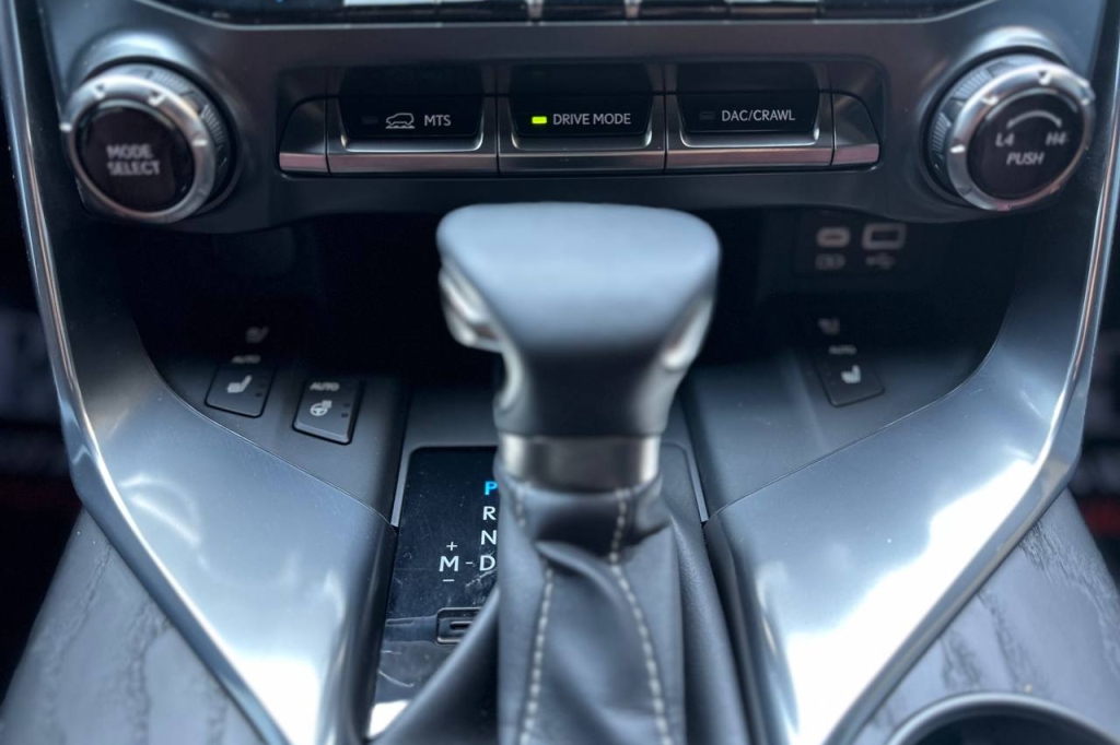 Lexus LX 500d 2023 фото 24