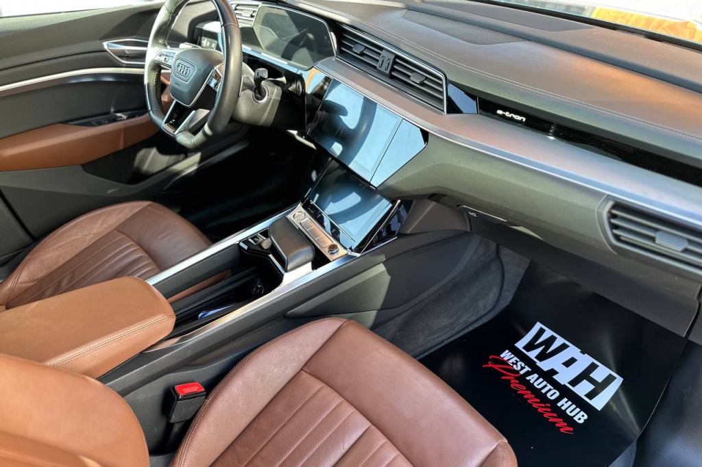 Audi e-tron 55 Quattro 2019 фото 12
