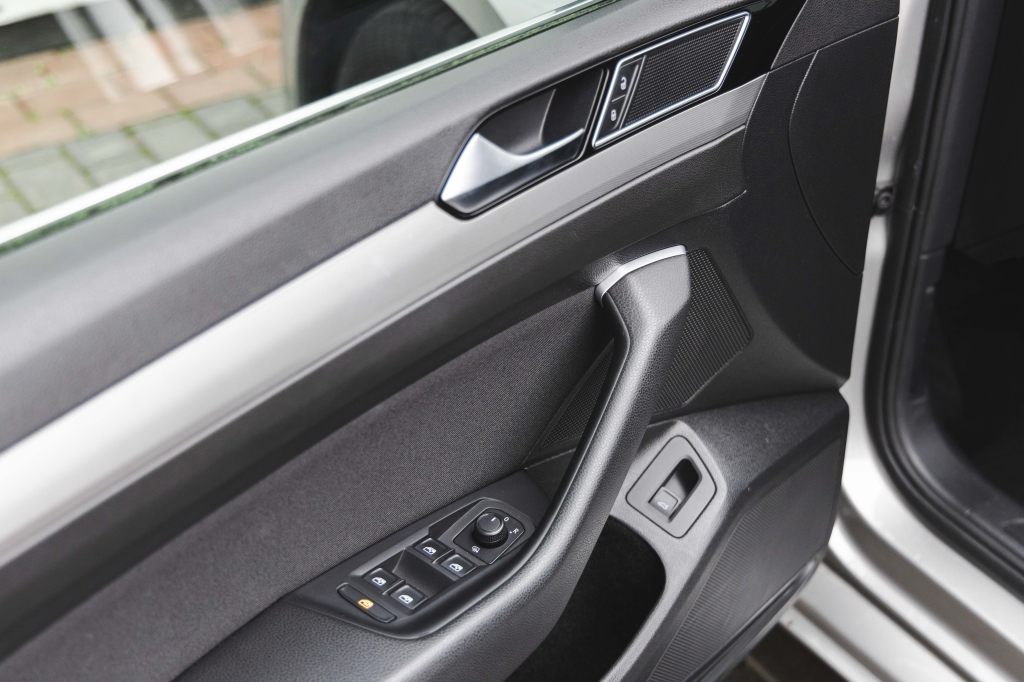 Volkswagen Passat 2016 фото 11