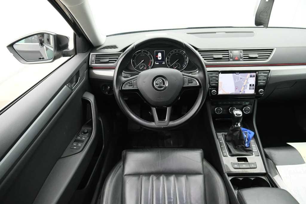 Skoda Superb 2017 фото 6