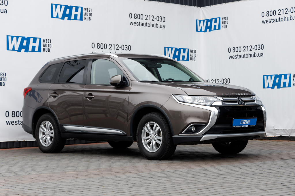 Mitsubishi Outlander 2018 фото 1