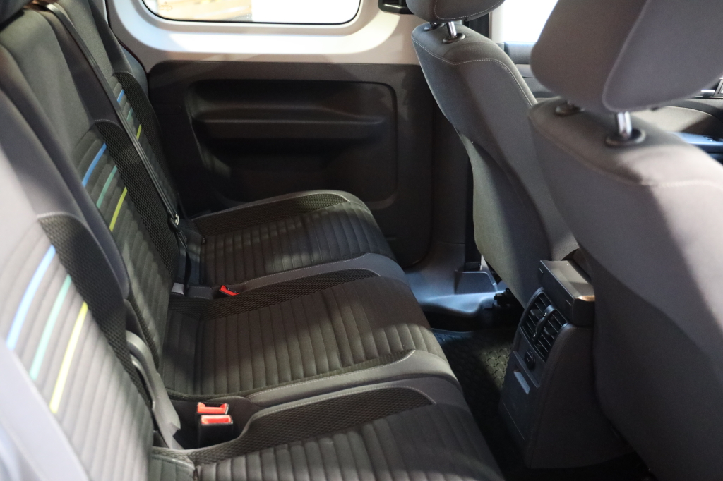 Volkswagen Caddy 2014 photo 32