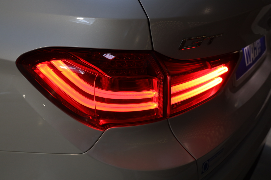 BMW 5 Series GT 2015 фото 38