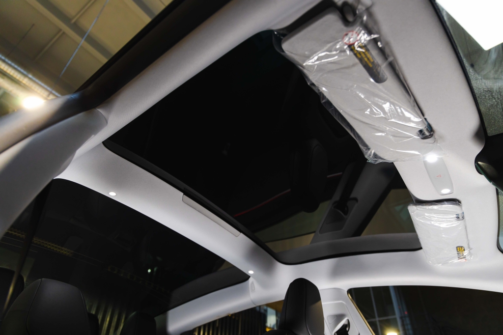 Tesla Model 3 2024 фото 43