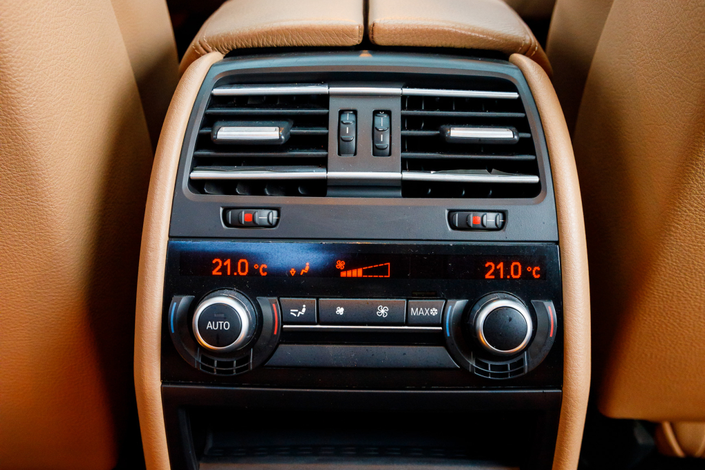 BMW 740 Li 2011 photo 15