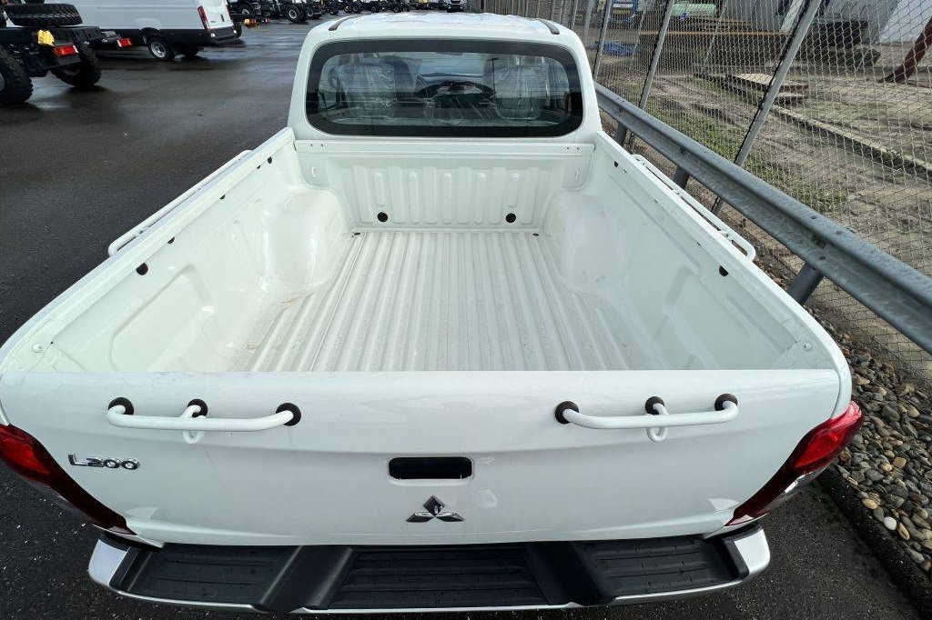 Mitsubishi L200 4x4 2.5D GL Double Cab 2023 фото 5