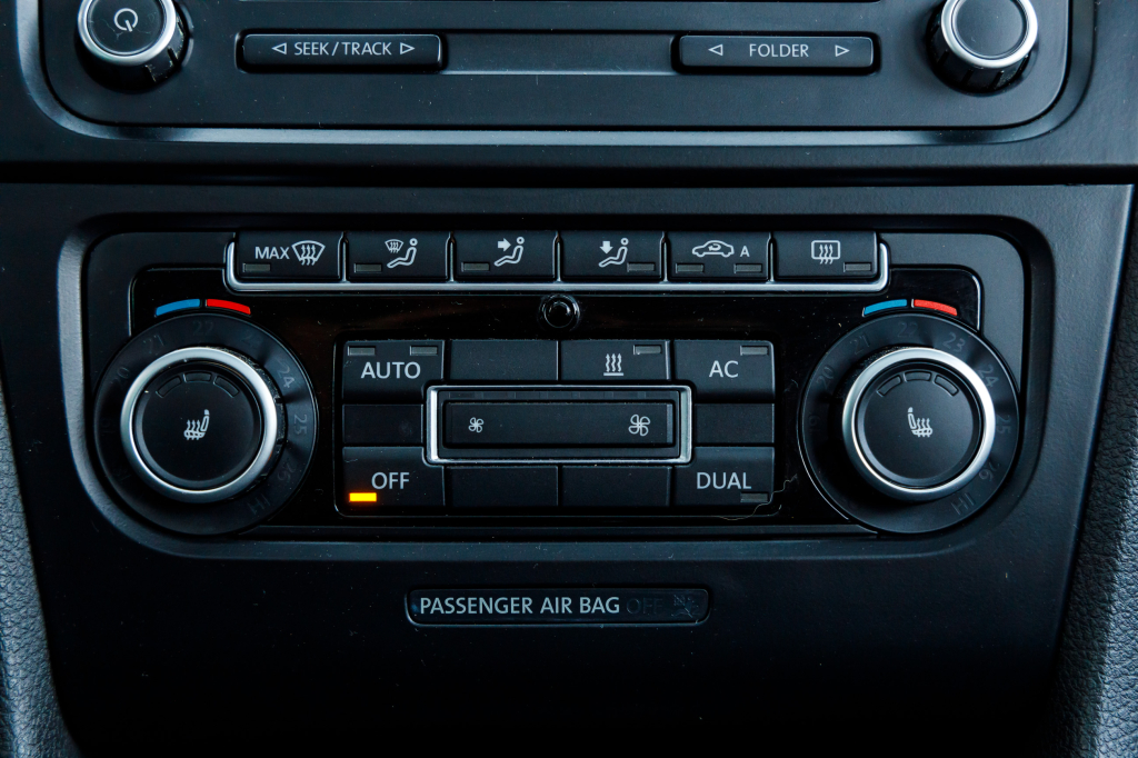 Volkswagen Golf VI 2010 фото 12