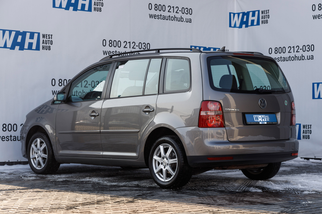 Volkswagen Touran фото 1