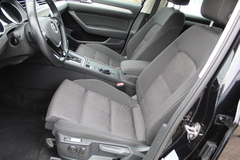 Volkswagen Passat Variant 2019 фото 9