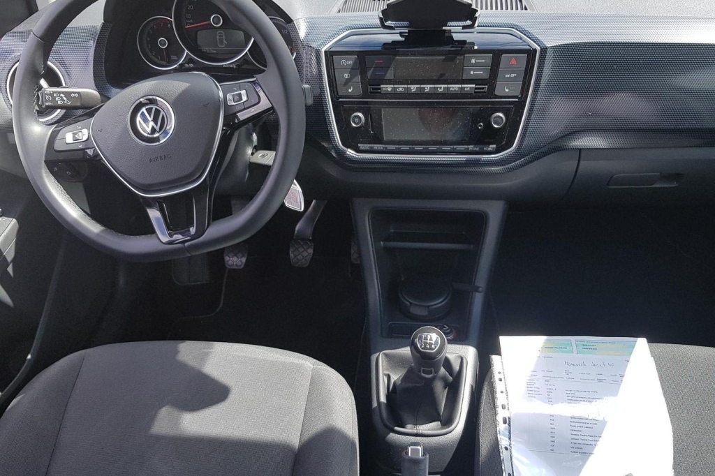 Volkswagen Up 2020 photo 3