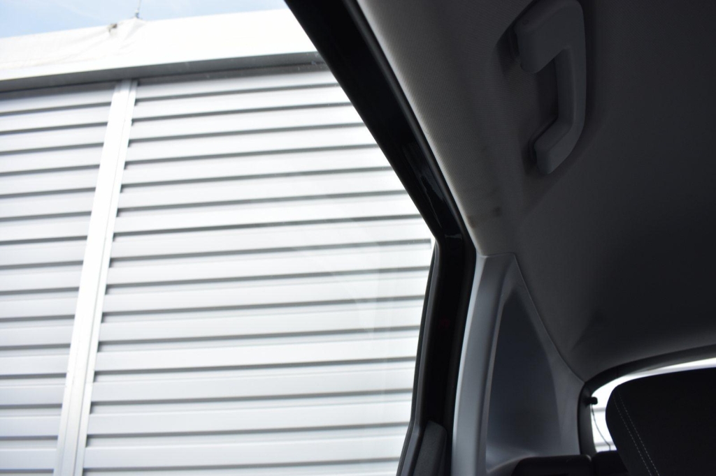 Opel Grandland X 2019 фото 23