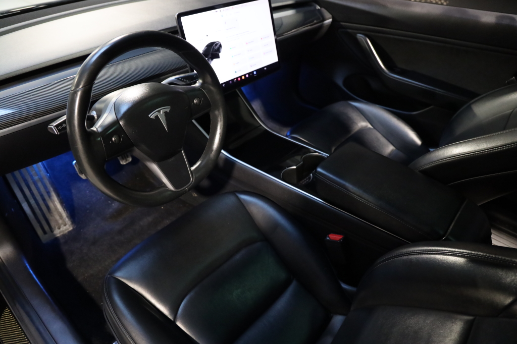 Tesla Model 3 2019 фото 42