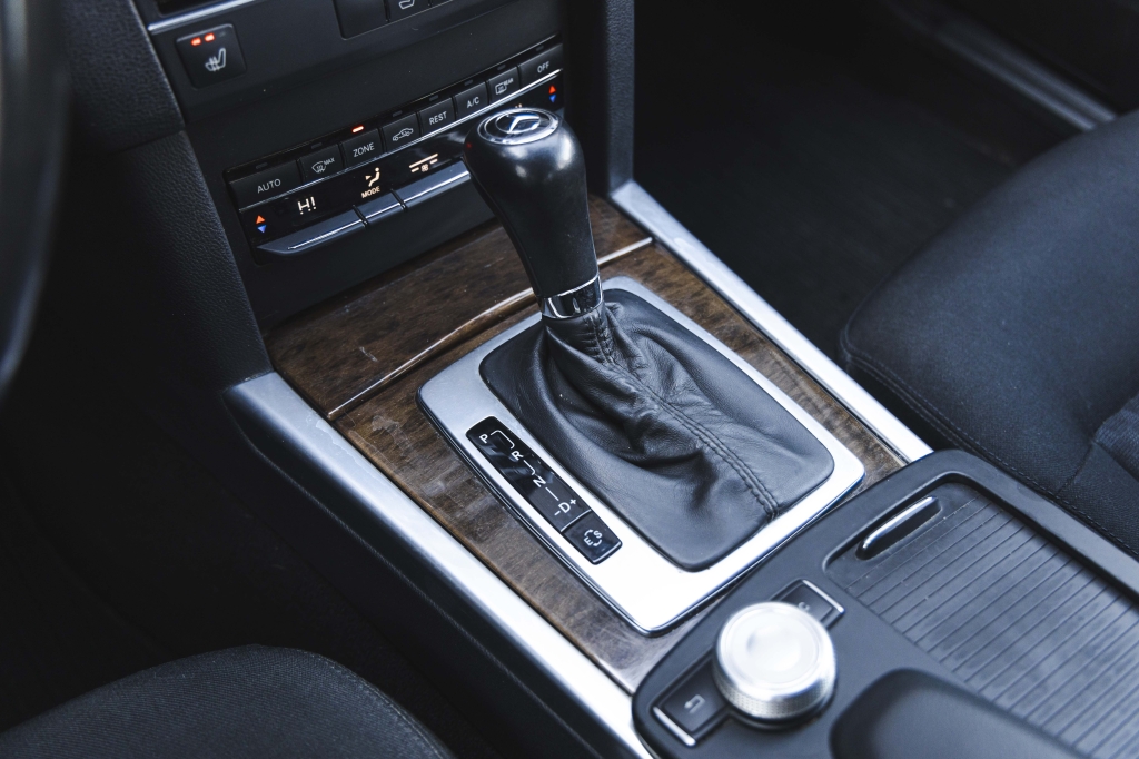 Mercedes-Benz E-Class 2010 фото 29