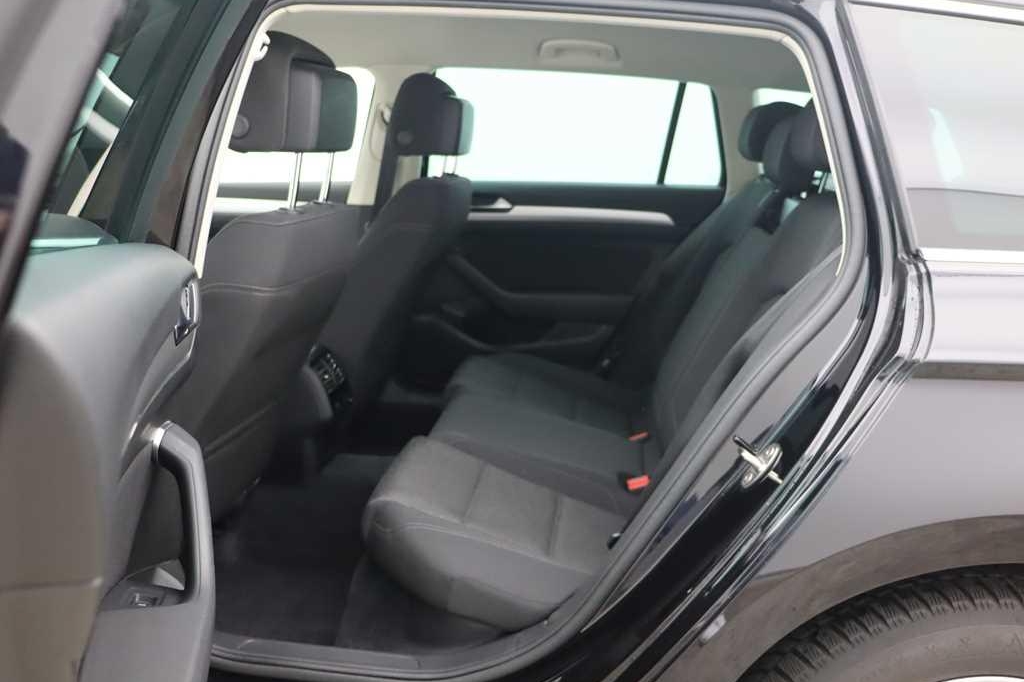 Volkswagen Passat Variant 2018 photo 4