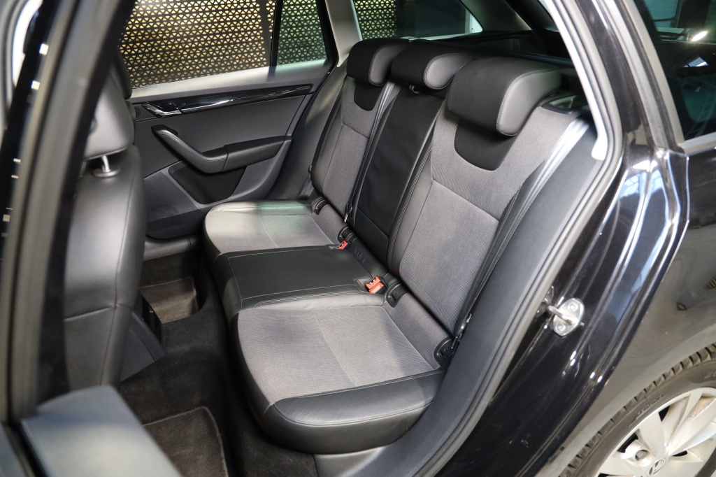 Skoda Octavia 2019 фото 13