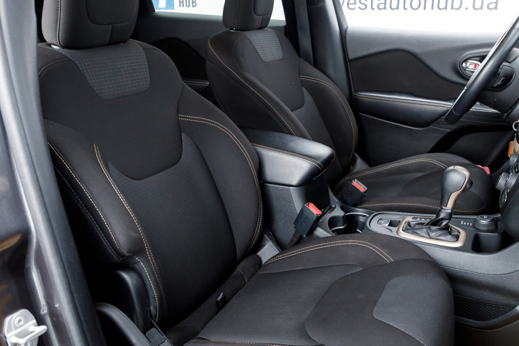 Jeep Cherokee Latitude 4x4 2016 фото 4