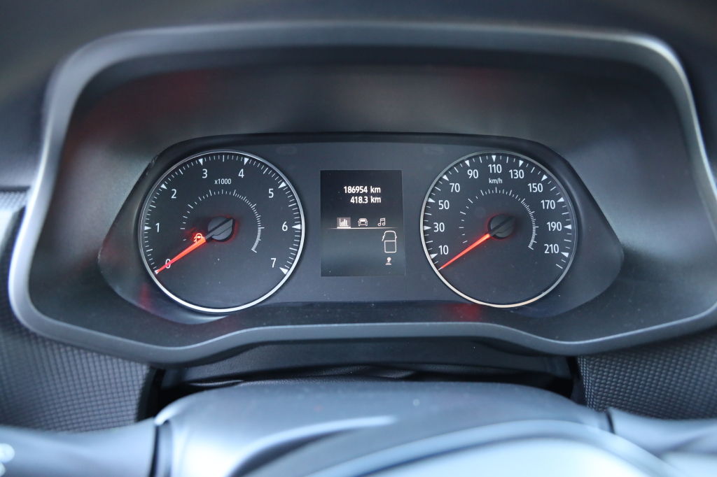 Renault Trafic 2023 фото 12