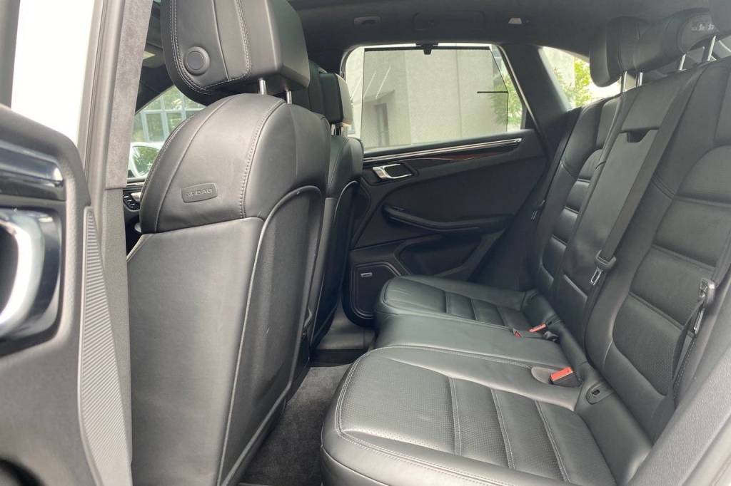 Porsche Macan Turbo 2014 photo 15