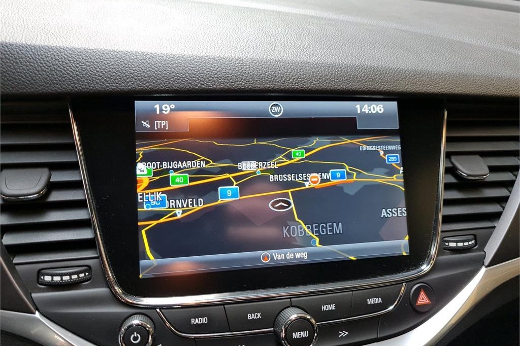 Opel Astra Sports Tourer 2016 фото 8