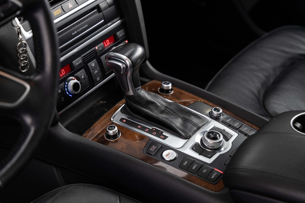 Audi Q7 2015 фото 27