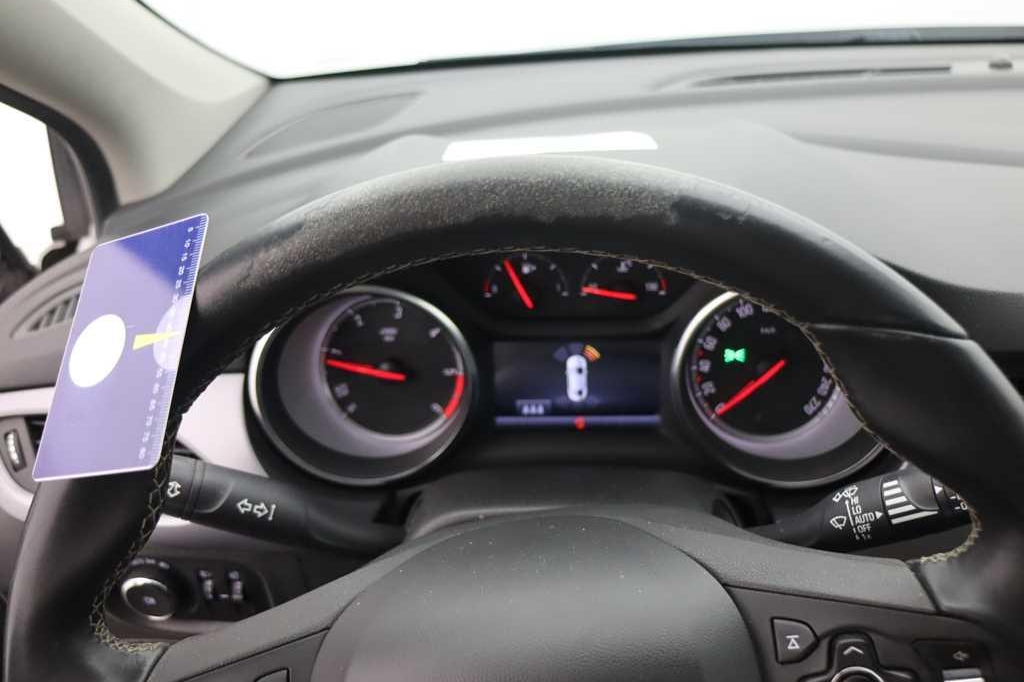 Opel Astra Sports Tourer 2016 фото 26