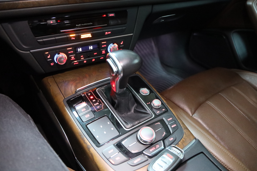 Audi A6 2012 photo 24