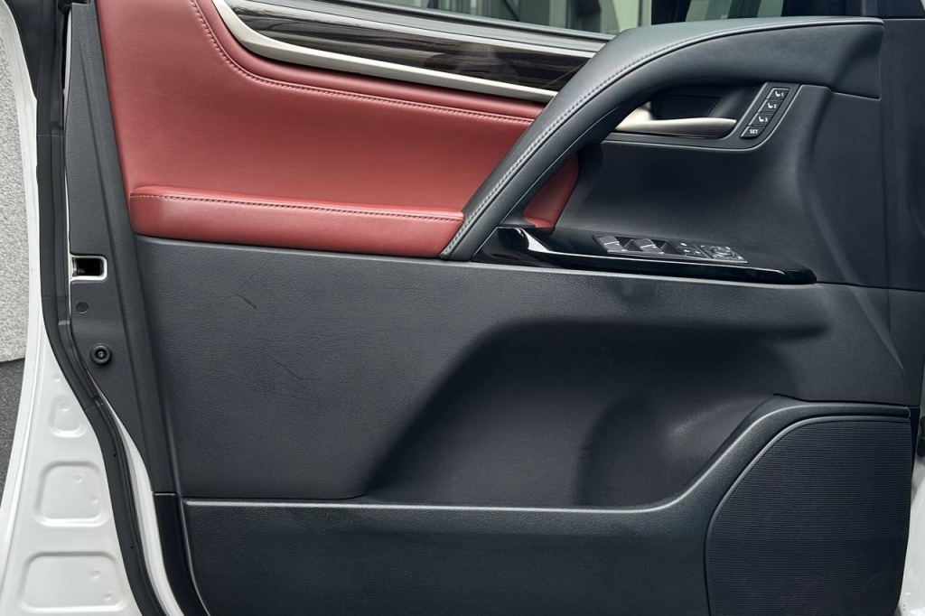 Lexus LX 450 2019 фото 10