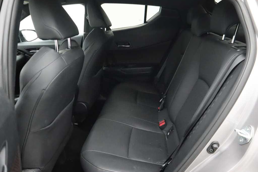 Toyota C-HR 2017 фото 6