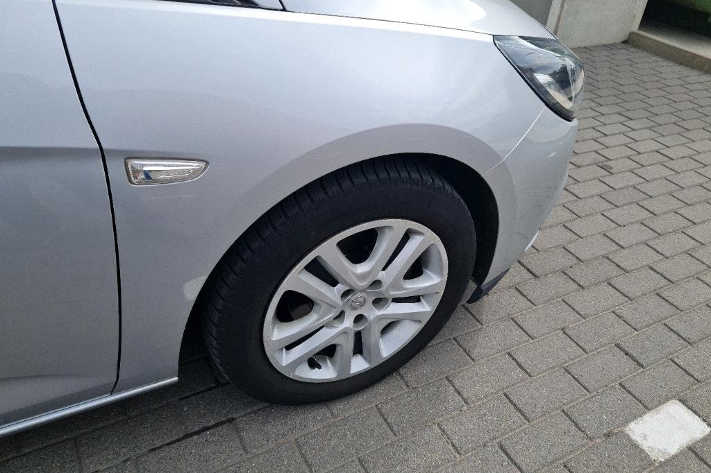 Opel Astra Sports Tourer 2017 фото 12