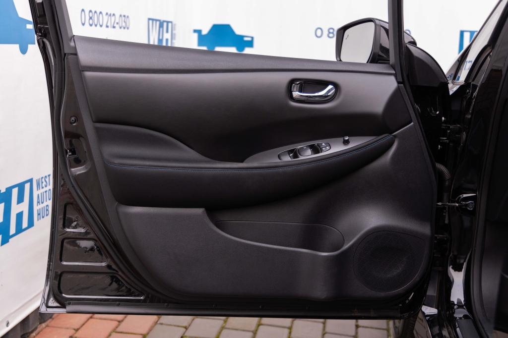 Nissan Leaf 2021 фото 13