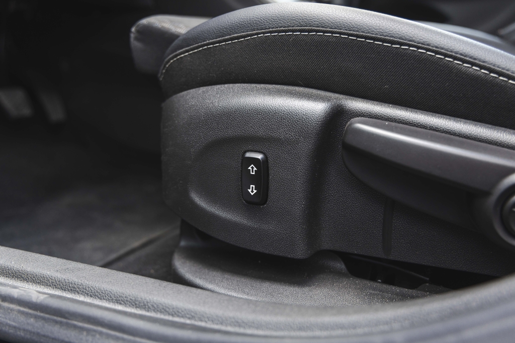 Opel Astra K 2016 photo 22