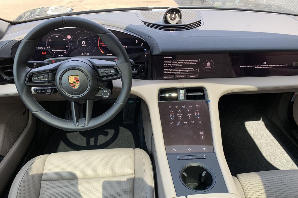 Porsche Taycan 2021 photo 2