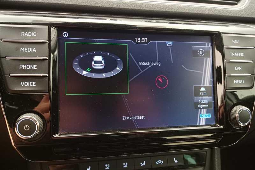 Skoda Superb Combi 2016 фото 6