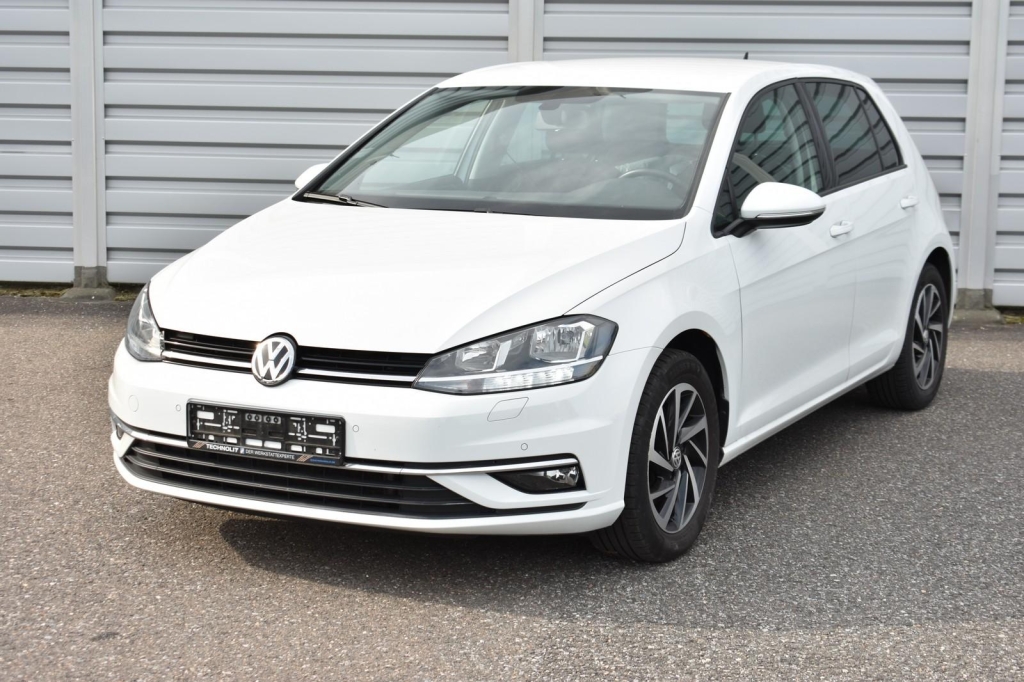 Volkswagen Golf 2018 photo 1