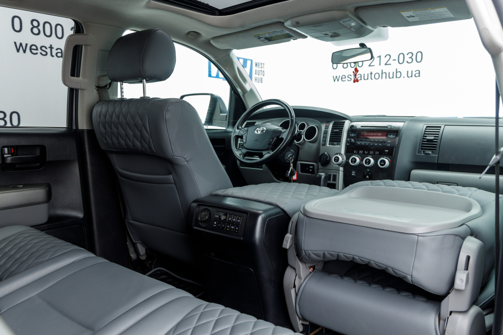 Toyota Sequoia SR5 2012 photo 33