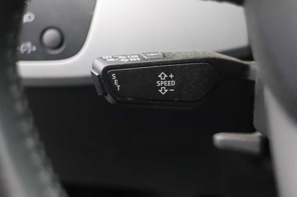 Audi A4 2016 фото 34