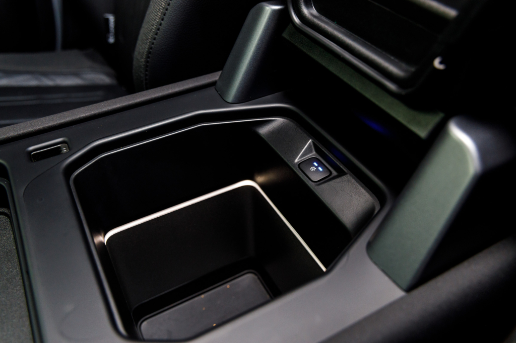 Land Rover Defender First Edition D240 2020 photo 33