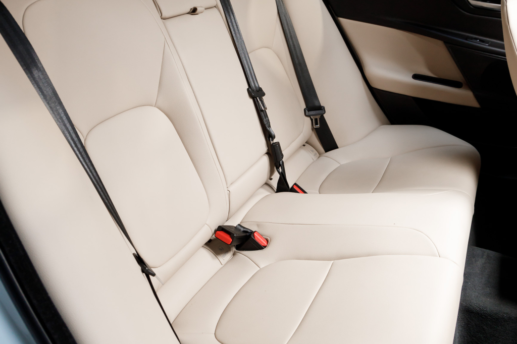 Jaguar XE 25T 2017 photo 23